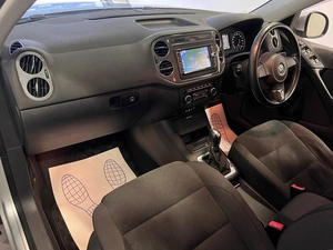 Внедорожник Volkswagen Tiguan 2013 года, 1349000 рублей, Красноярск