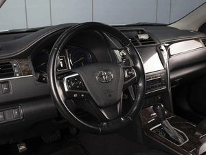 Седан Toyota Camry 2018 года, 2690000 рублей, Омск