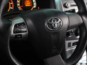 Седан Toyota Corolla 2011 года, 889000 рублей, Воронеж