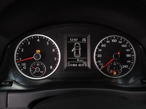 Внедорожник Volkswagen Tiguan 2014 года, 1179000 рублей, Воронеж