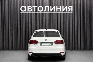 Седан Volkswagen Jetta 2014 года, 730000 рублей, Красноярск