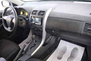 Седан Toyota Corolla 2012 года, 1129000 рублей, Омск