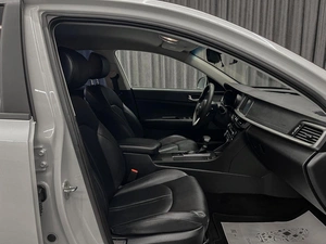 Седан Kia K5 2019 года, 1950000 рублей, Красноярск
