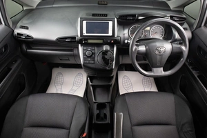 Минивэн Toyota Wish 2013 года, 1529000 рублей, Оренбург