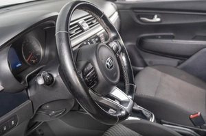Седан Kia Rio 2017 года, 1399000 рублей, Томск