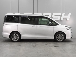 Минивэн Toyota Voxy 2020 года, 3339000 рублей, Воронеж