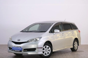Минивэн Toyota Wish 2011 года, 1319000 рублей, Омск