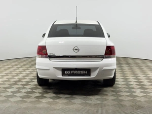 Седан Opel Astra 2011 года, 485200 рублей, Казань