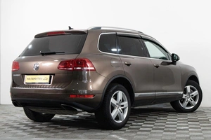 Внедорожник Volkswagen Touareg 2011 года, 2199000 рублей, Сургут