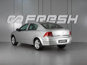 Седан Opel Astra 2013 года, 880000 рублей, Красный Пахарь