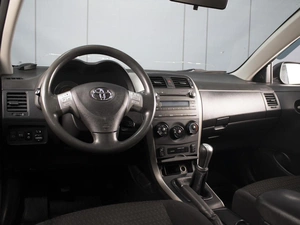 Седан Toyota Corolla 2007 года, 620000 рублей, Омск