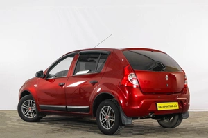 Хетчбэк Renault Sandero 2011 года, 519000 рублей, Тюмень