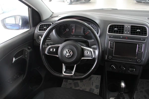 Седан Volkswagen Polo 2020 года, 1389000 рублей, Омск