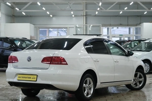 Седан Volkswagen Passat 2012 года, 1469000 рублей, Омск