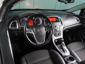 Хетчбэк Opel Astra GTC 2013 года, 949000 рублей, Воронеж