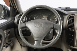 Внедорожник Toyota Land Cruiser 2005 года, 2949000 рублей, Новосибирск