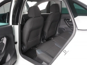 Седан Volkswagen Polo 2019 года, 1346000 рублей, Красный Пахарь