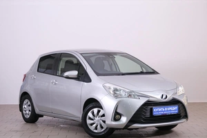 Хетчбэк Toyota Vitz 2019 года, 1019000 рублей, Омск