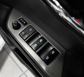 Хетчбэк Toyota Prius PHV 2018 года, 2357000 рублей, Красноярск