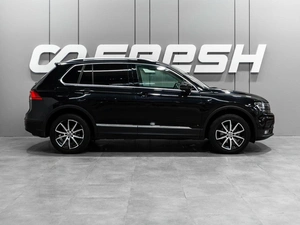 Внедорожник Volkswagen Tiguan 2018 года, 2599000 рублей, Тюмень