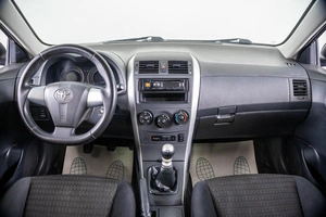 Седан Toyota Corolla 2013 года, 1049000 рублей, Пермь