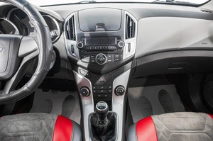Хетчбэк Chevrolet Cruze 2012 года, 759000 рублей, Барнаул
