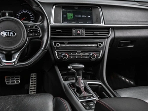 Седан Kia Optima 2016 года, 1899000 рублей, Кирилловка