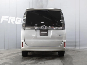 Минивэн Toyota Voxy 2014 года, 1730000 рублей, Омск