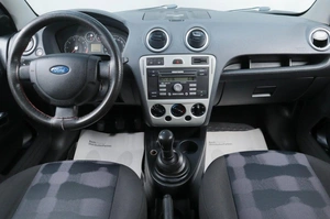 Хетчбэк Ford Fusion 2006 года, 399000 рублей, Челябинск