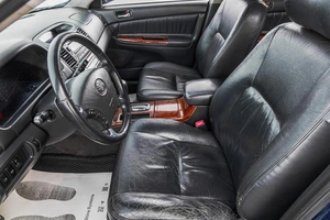 Седан Toyota Camry 2005 года, 1049000 рублей, Барнаул