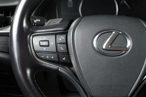 Седан Lexus ES 2021 года, 4249000 рублей, Тюмень
