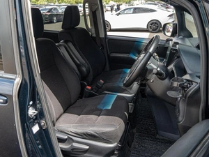 Минивэн Toyota Voxy 2014 года, 1660000 рублей, Краснодар