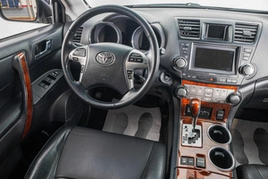 Внедорожник Toyota Highlander 2013 года, 2139000 рублей, Барнаул