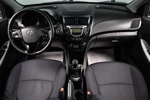 Седан Hyundai Solaris 2013 года, 769000 рублей, Сургут