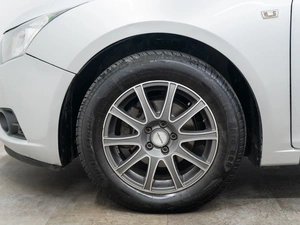 Седан Chevrolet Cruze 2011 года, 650000 рублей, Красноярск