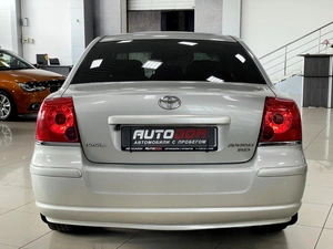 Седан Toyota Avensis 2004 года, 787000 рублей, Солонцы