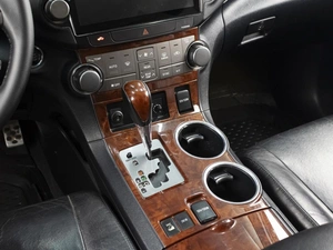 Внедорожник Toyota Highlander 2011 года, 1730000 рублей, Омск