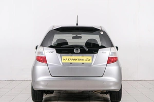 Хетчбэк Honda Fit 2009 года, 699000 рублей, Красноярск
