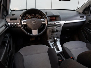 Универсал Opel Astra 2013 года, 830000 рублей, Краснодар