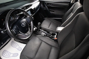 Седан Toyota Corolla 2014 года, 1099000 рублей, Сургут