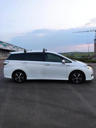 Минивэн Toyota Wish 2012 года, 1425000 рублей, Красноярск