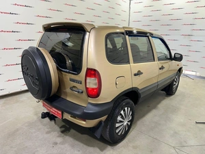 Внедорожник Chevrolet Niva 2004 года, 355000 рублей, Красноярск