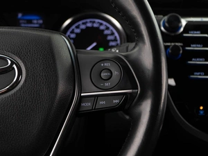 Седан Toyota Camry 2020 года, 2449999 рублей, Москва