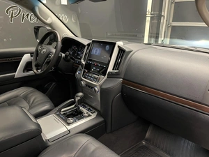 Внедорожник Toyota Land Cruiser 2019 года, 5000000 рублей, Красноярск