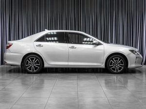 Седан Toyota Camry 2017 года, 2349000 рублей, Тюмень