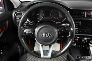Седан Kia Rio 2018 года, 919000 рублей, Тюмень