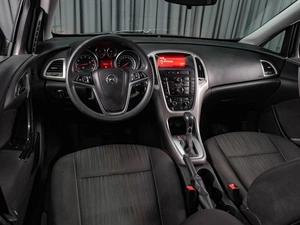 Хетчбэк Opel Astra 2012 года, 719000 рублей, Тюмень