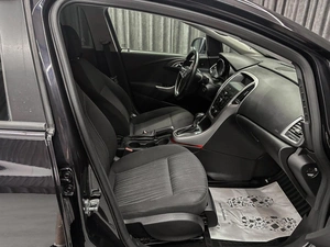 Хетчбэк Opel Astra 2011 года, 650000 рублей, Красноярск