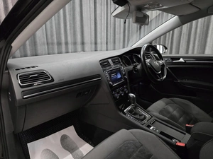 Хетчбэк Volkswagen Golf 2015 года, 1249000 рублей, Красноярск