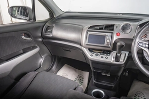 Минивэн Honda Stream 2012 года, 949000 рублей, Томск